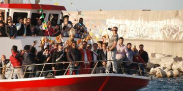 Processione a mare in onore di San Cataldo patrono di Cirò Marina
