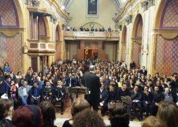 Standing Ovation finale al Concerto corale con il compositore Mons. Marco Frisina