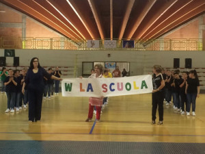 Balliamo sul mondo della scuola primaria “G. Ferrari” di Cirò Marina.