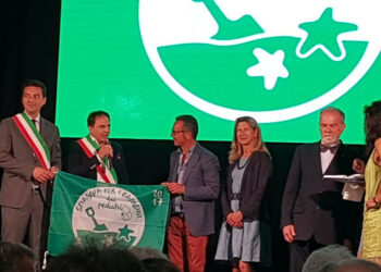 Consegnata la 5^ Bandiera Verde al Comune di Cirò Marina