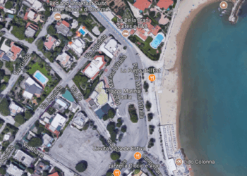 Crotone, Anche piazza Marinai d’Italia zona a traffico limitato per tutta l’estate