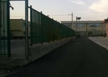 Crotone, restituita alla collettività una strada chiusa da manufatti abusivi nel quartiere Acquabona