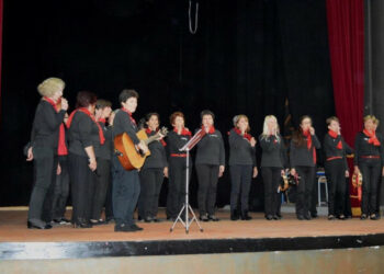 Il Coro delle donne di Parigi “Sono solo canzonette” a Cotronei