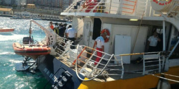 Incendio scoppiato su un catamarano della linea Liberty Lines, intervengono i Vigili del fuoco