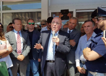 Oggi, Oliverio all’Aeroporto di Crotone: sarà riaperto e rilanciato