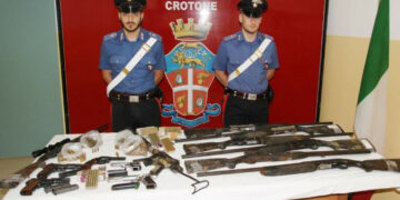 Rinvenuto e sequestrato arsenale dai Carabinieri nelle campagne di Cutro