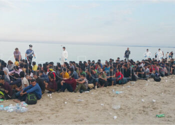 Sbarco nel pomeriggio Barcone di Migranti in Calabria tra Cirò Marina e Torre Melissa