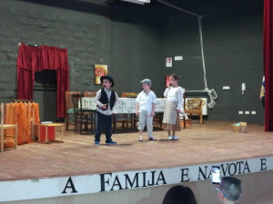 Una vera scena teatrale la recita di fine anno scolastico dell'asilo Il Bosco Incantato2