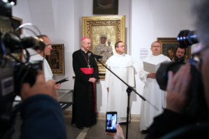 l’Arcivescovo di Czestochowa Waclaw Depo, il Padre Generale dell’Ordine dei Paolini Arnold Chrapkowski