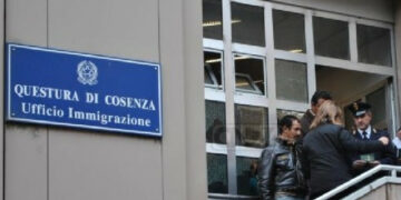 Controlli costanti dei flussi migratori effettuati dell’ufficio immigrazione della Questura di Cosenza