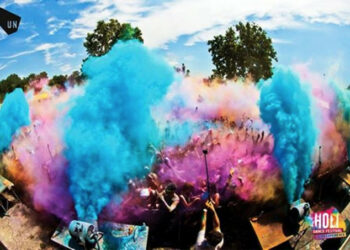 Il lungomare di Crotone si colora con l’Holy Festival