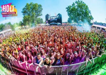 Il lungomare di Crotone si colora con l’Holy Festival