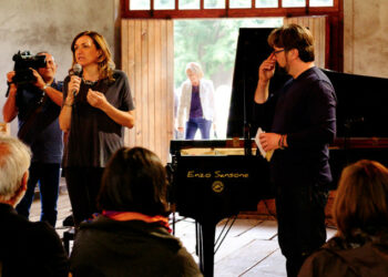 Peperoncino Jazz in Sila: sala gremita e pubblico entusiasta per il concerto inaugurale