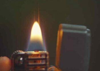 Sorpresi due piromani ad appiccare fuoco lungo sulla SS106, arrestati dalla Finanza