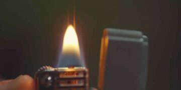 Sorpresi due piromani ad appiccare fuoco lungo sulla SS106, arrestati dalla Finanza