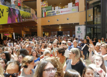 Successo strepitoso al Centro Commerciale Due Mari per l’Instore Tour di Riki