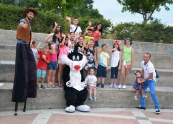 Tornano le feste, il divertimento, nella spaziosa Piazza Condoleo di Scandale