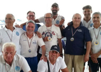 Ben 13 atleti della Lacinia Nuoto al Trofeo “Amare il Mare” miglio marino di Crotone