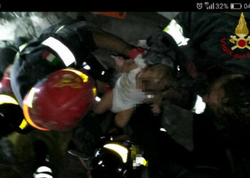 Colonna mobile Regionale vigili del fuoco Calabria inviata ad Ischia per emergenza sisma