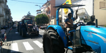 Torretta, grande partecipazione di automezzi e attivisti alla marcia contro la discarica