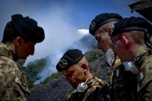 Incendi, Oliverio chiede l’impiego dell’esercito