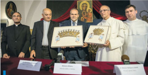 La Madonna di Czestochowa incoronata con i nuovi diademi realizzati dall’orafo Michele Affidato (2)