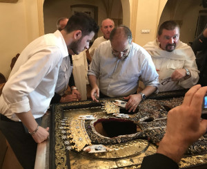 La Madonna di Czestochowa incoronata con i nuovi diademi realizzati dall’orafo Michele Affidato (4)