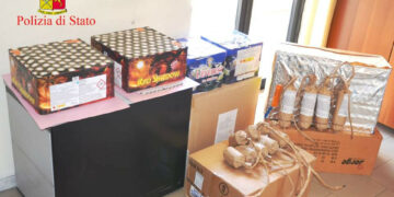 Titolare di un Bar teneva materiale esplodente nel retrobottega, denunciato 45enne