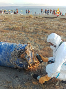 Rinvenuto un fusto sospetto sulla spiaggia di Gizzeria Lido (2)