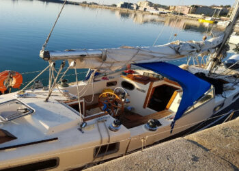 Sbarcati 25 migranti a “Marinella” di Isola Capo Rizzuto erano a bordo di un veliero, arrestati due ucraini