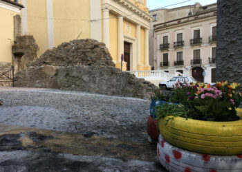 Un fiore anzichè spazzatura, rendiamo bella la nostra Crotone