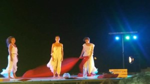 Verso itaca una scena