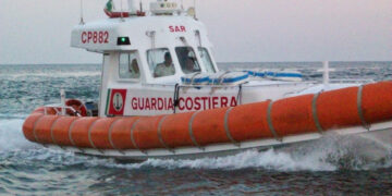 Malore per un Ufficiale di una Nave mercantile in navigazione a largo di Crotone