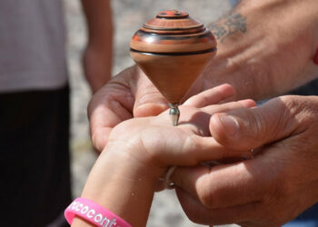 A settembre si gioca a ru Strummulu e a u’Brigghjiaru