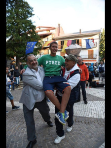 Al settimo Torneo Nazionale dello Strummulu, ben tre atleti hanno superato la soglia record (3)
