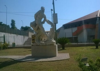 Crotone aderisce alla “Campagna Nastro Rosa” di AIRC ed ANCI