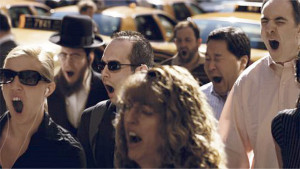 Lo sbadiglio è contagioso, uno studio inglese ne ha scoperto le cause