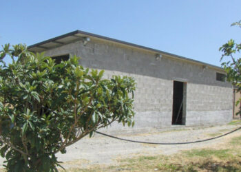 Notificano dissequestro di un fabbricato nel Comune di Crucoli e scoprono violazione sigilli