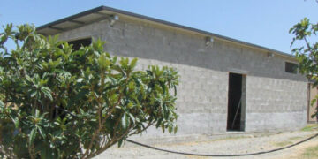 Notificano dissequestro di un fabbricato nel Comune di Crucoli e scoprono violazione sigilli