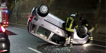 Ribaltamento autovettura in Viale de Filippis a Catanzaro