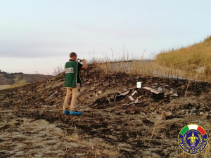 Rinvenuto un deposito incontrollato di rifiuti pericolosi in località Marcella nell'agro di Cirò2