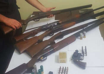 Trovato in possesso di tre pistole clandestine, arrestato dai Carabinieri di Scandale