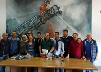 Delegazione del Comune di Falerone in visita al comando provinciale dei Vigili del Fuoco di Crotone