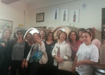 Gli alunni fanno rivivere l’antica tradizione di fare il mosto nell’azienda “Brigante” di Cirò