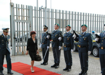 Il Prefetto di Crotone visita il Comando Provinciale della Guardia di Finanza