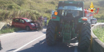 Incidente stradale sulla provinciale a Squillace, coinvolti una Fiat Panda ed un Trattore