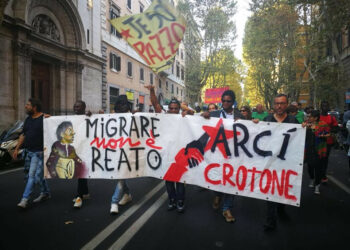 L’Arci Crotone alla manifestazione “Migrare non è reato”