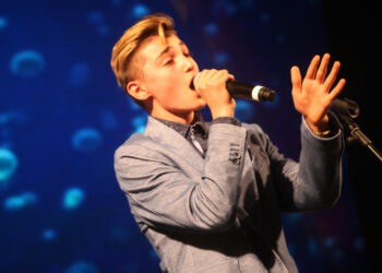 Musica: Robert Olivier stravince la finale internazionale del Cantagiro 2017