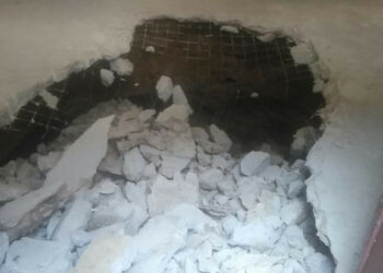 Si è apre una voragine di quattro metri al piano terra di una palazzina, evacuate 65 persone