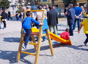 Ripristinate le giostre incendiate alla villetta di Spirito Santo a Reggio Calabria (4)